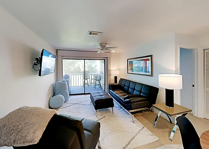 Villa: Wolf Bay Villas